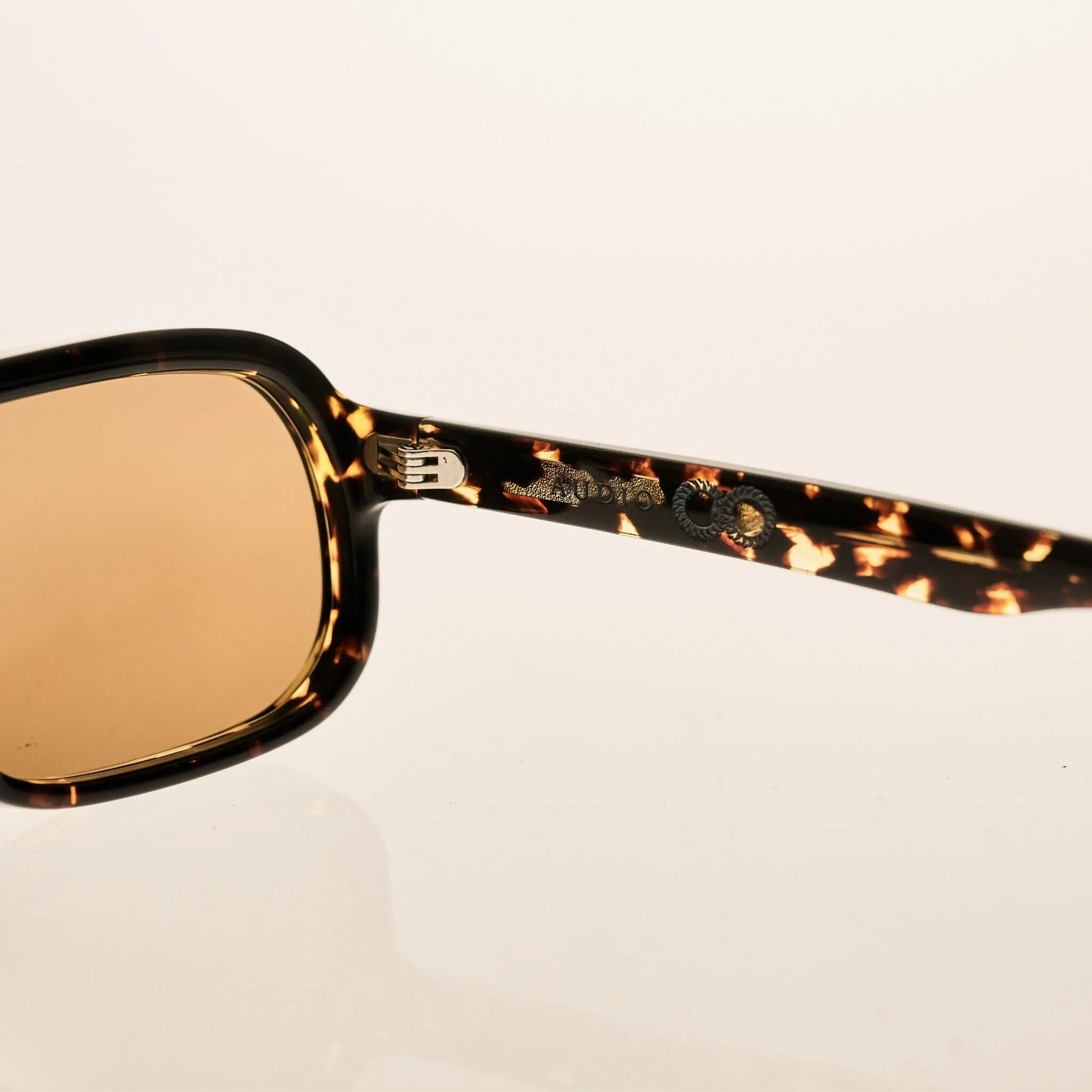 AUDIO Gloss Tort | Amber Bio Lens - Image 3